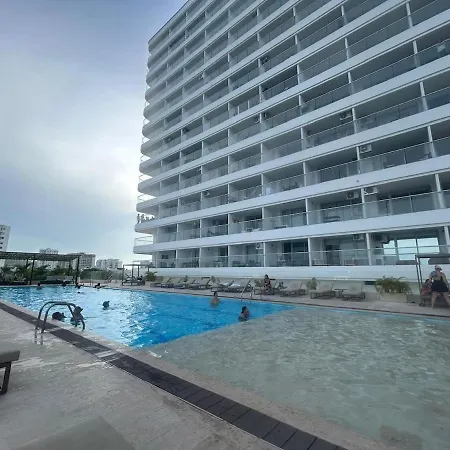Moderno Vista Al Mar, Piscina, Jacuzzi, Sauna, Turco Apartment *