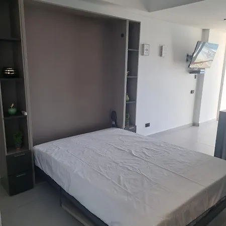 Moderno Vista Al Mar, Piscina, Jacuzzi, Sauna, Turco *